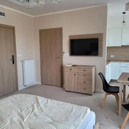 Eliasz * أوسترونيه مورسكية